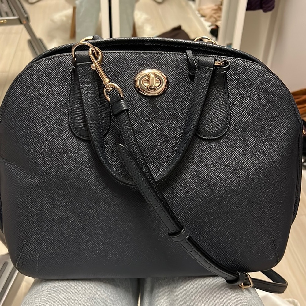 Navy blue. Leather. Coach handbag